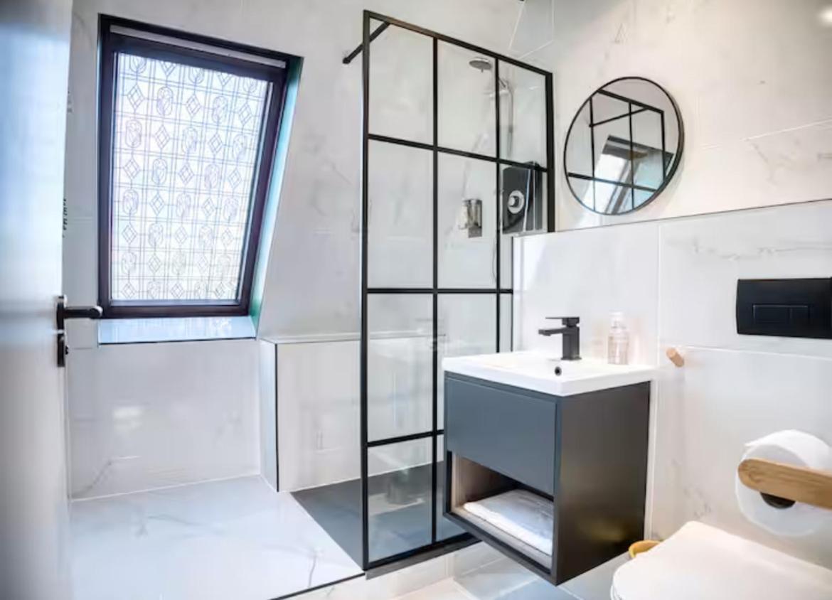 The Zen Den With Hot Tub And Garden Villa Londen Buitenkant foto